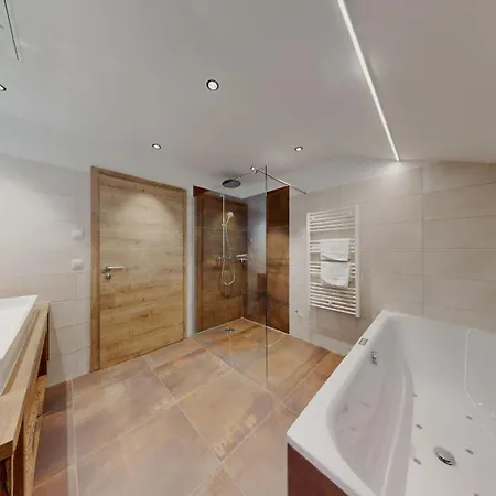 Berg Loft Inklusive Sauna * 朗根费尔德